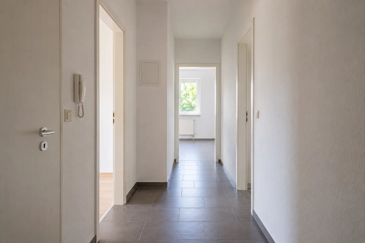 Moderner Flur einer Wohnung in Straubing